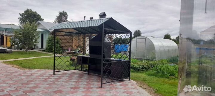 Мангал с крышей