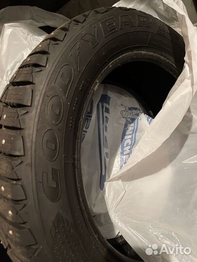 Goodyear Ultragrip 600 255/55 R17 101