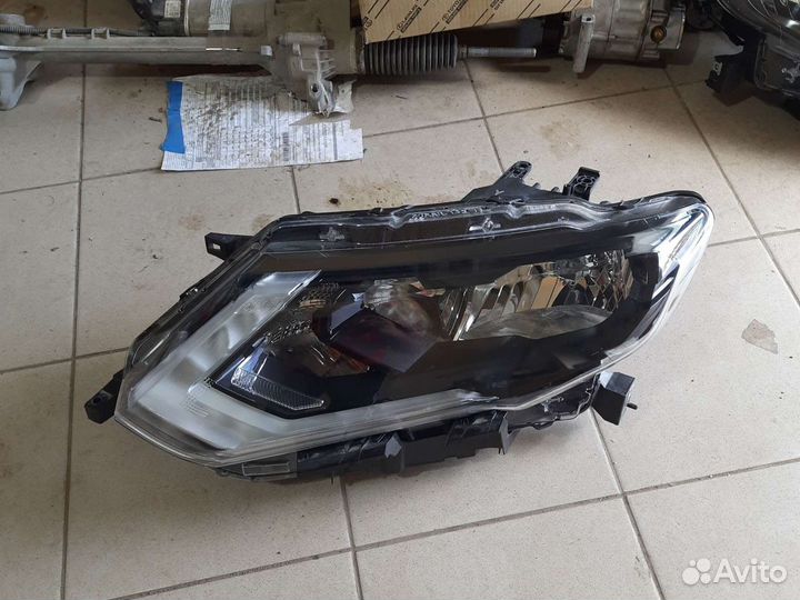 Фара левая Nissan x trail t32 17