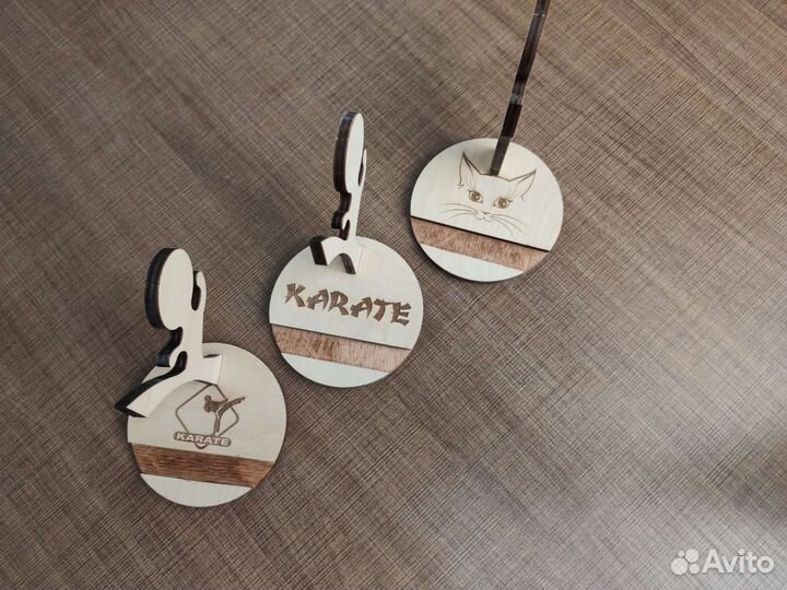 Подставка для телефона карате