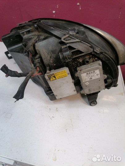 Фара ксеноновая передняя правая Mercedes Benz R