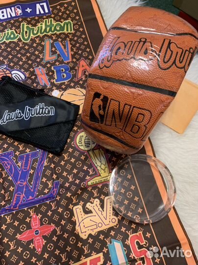 Баскетбольный мяч Louis Vuitton