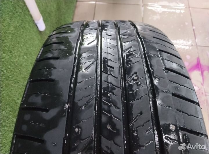 Bridgestone Dueler H/T 843 215/65 R17 96H