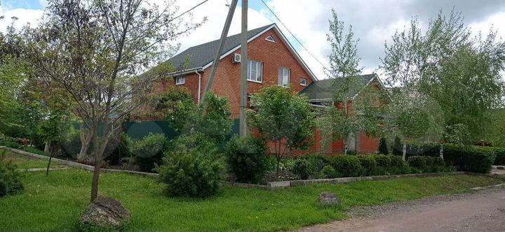 Дом 187 м² на участке 8 сот.