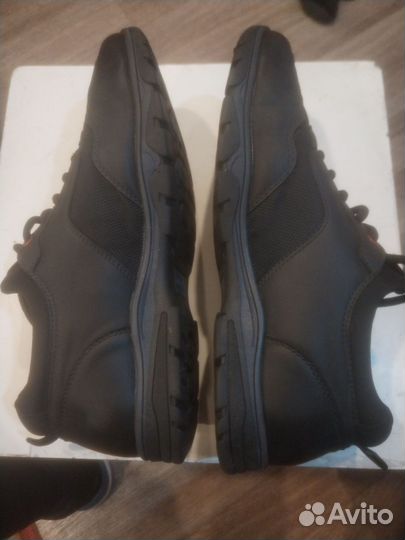 Кроссовки мужские 40 размер бу