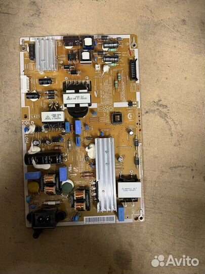 Телевизор Samsung UE42F5300AK в разбор