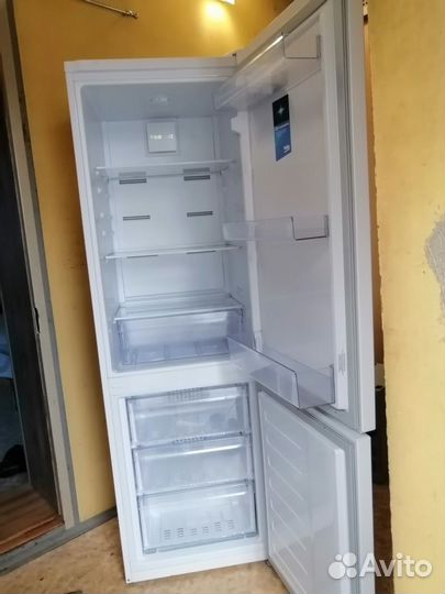 Холодильник Beko CNL7270KC0W