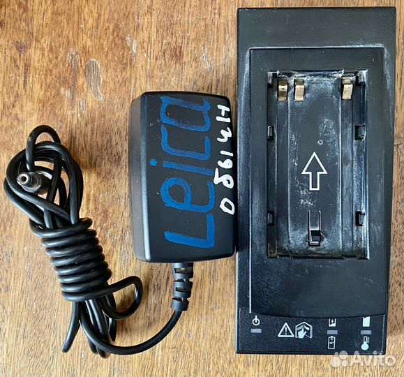 Зарядное устройство Leica GKL 211