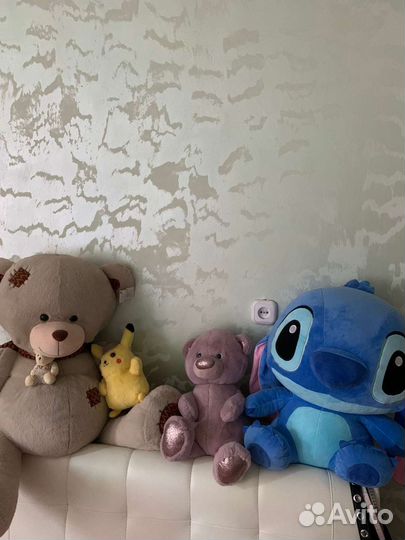 Новенькие мягкие игрушки,два медведя,пикачу и стич