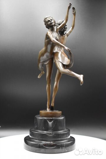Бронзовая статуэтка 