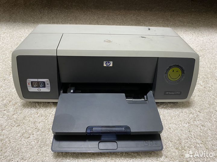 Цветной струйный принтер HP Deskjet 5743