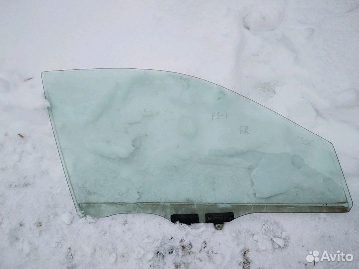 Переднее правое стекло honda civic ferio es1