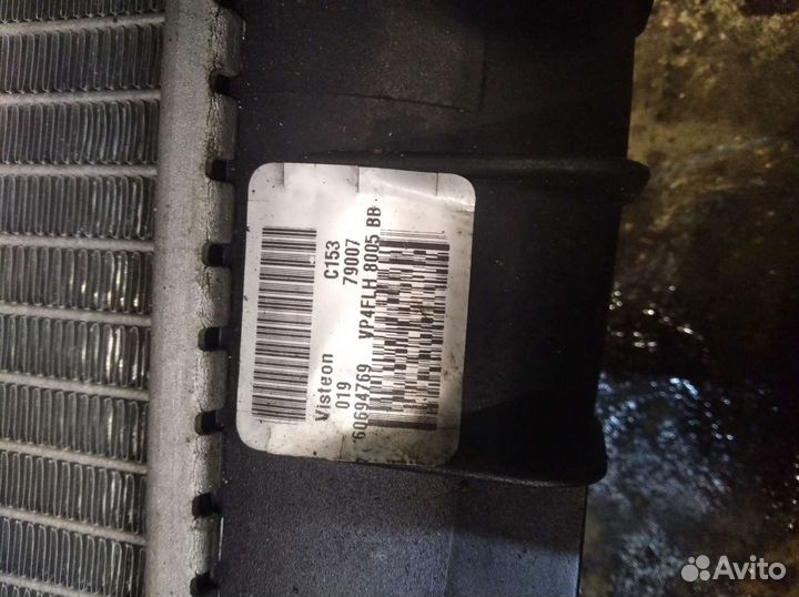 Радиатор двигателя Альфа Ромео 159