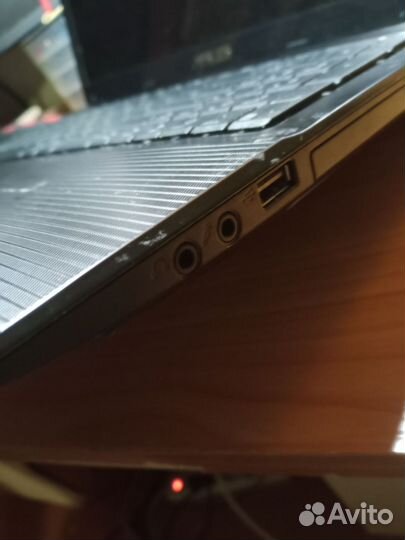 Ноутбук asus