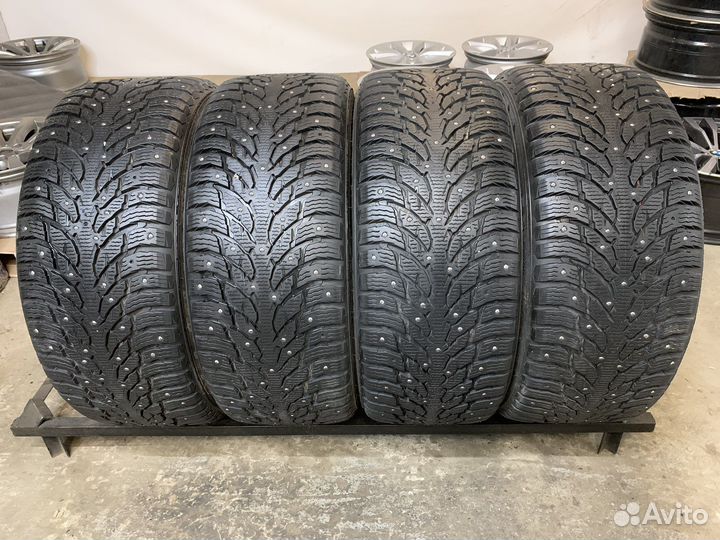 Nokian Tyres Hakkapeliitta 9 SUV 285/45 R21 113T