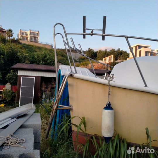 Прогулочно-рыбацкий катер