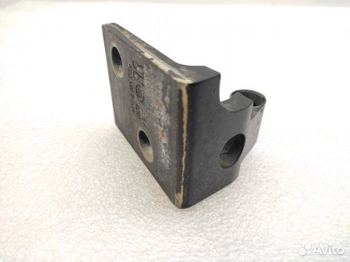 Петля двери передняя правая Bmw X5 E53 2005