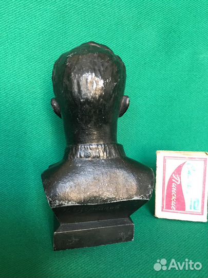 Бюст. Космонавт Попович П. Р. Силумин СССР