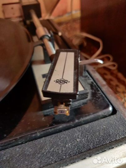 Музыкальная система проигрывания виниловых дисков