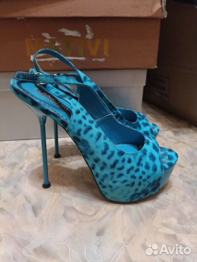 Леопардовые босоножки на шпильке Basconi