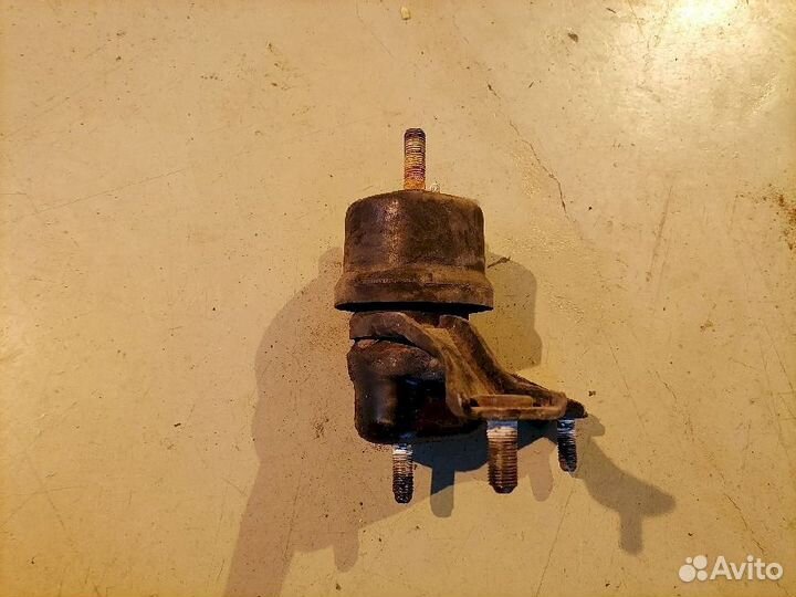 Опора двигателя (подушка двс) передняя левая 12372