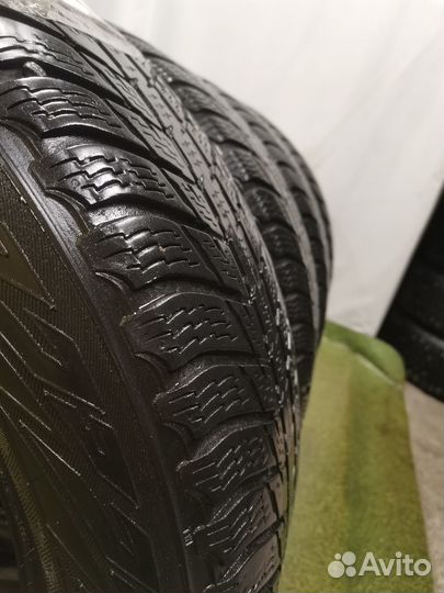 Nokian Tyres WR SUV 3 235/60 R18