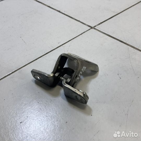 Петля двери задней правой верхняя Mitsubishi Pajer