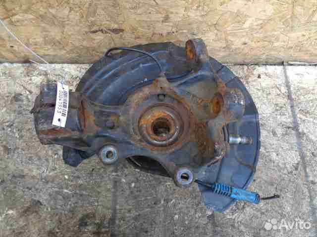 Кулак поворотный левый BMW 3-Series E92 6768995