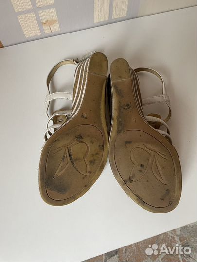 Босоножки Caprice