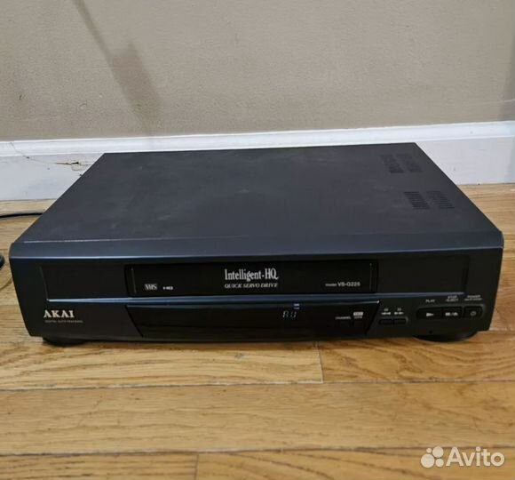 Видеомагнитофон японский Akai на запчасти