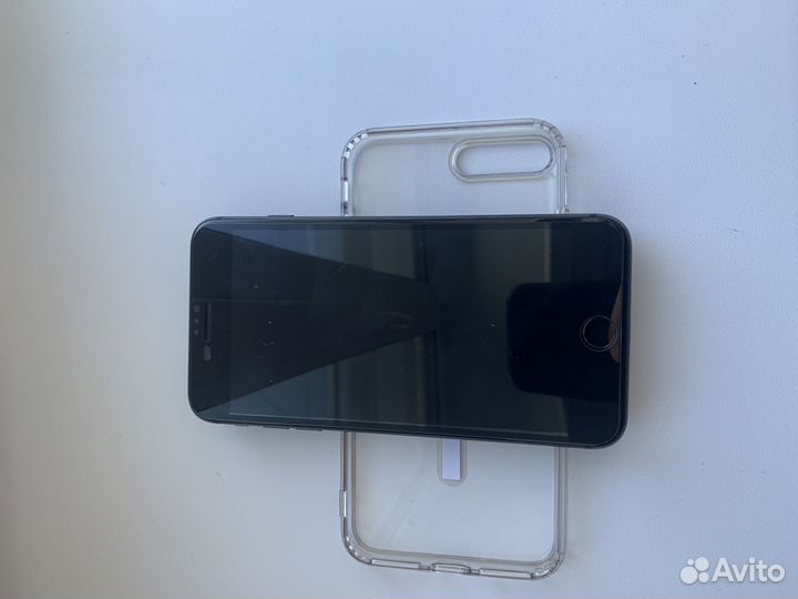 iPhone 8 Plus, 64 ГБ