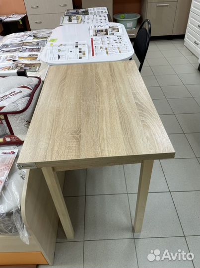 Стол обеденный