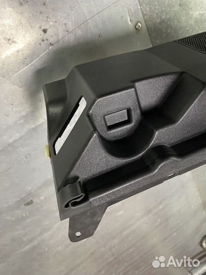 Опора полки багажника правая 21710-5607070-00