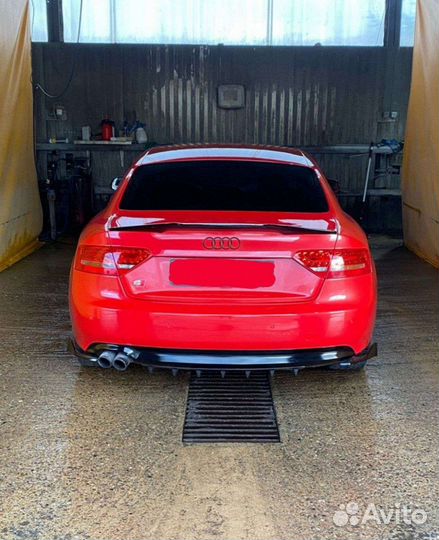 Диффузор на задний бампер универсальный