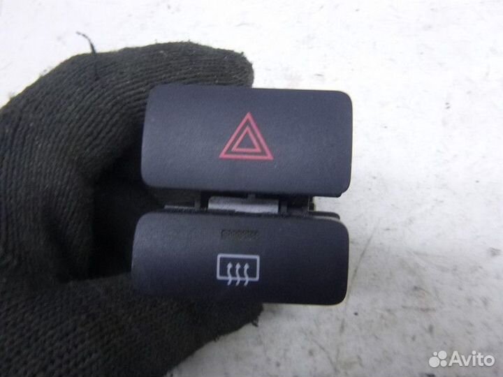 Кнопка аварийной сигнализации toyota corolla E12 2