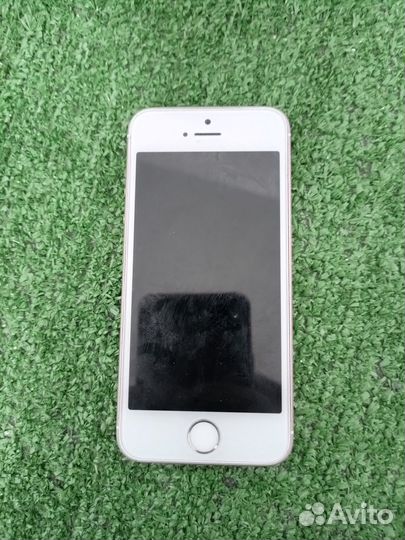 iPhone SE, 32 ГБ