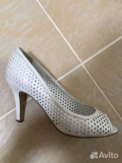 Белые туфли Carlo Pazolini, 36 размер