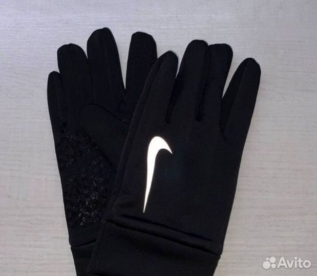 Перчатки Nike чёрные зимние