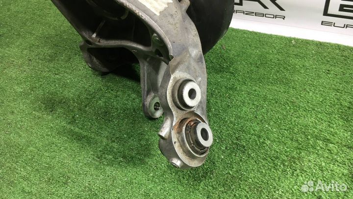 Цапфа задняя правая Range Rover L405