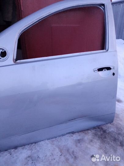 Дверь передняя левая Рено Дастер бу