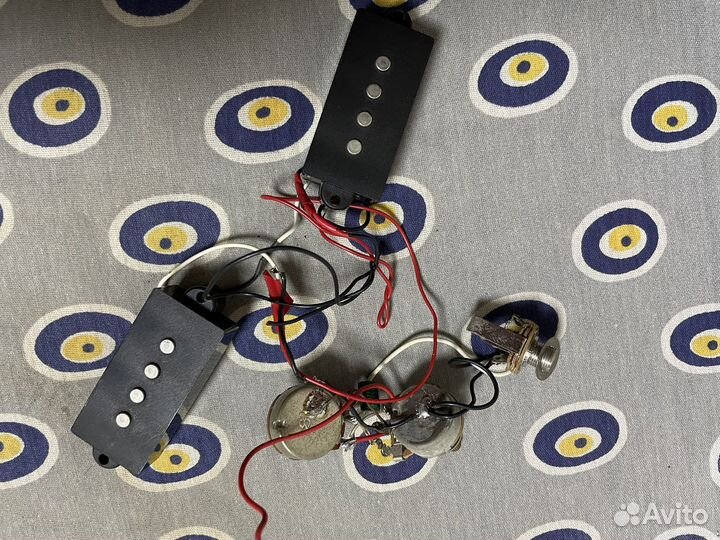 Звукосниматели Precision Bass