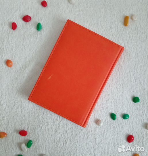 Ежедневник не датированный на 2025 год