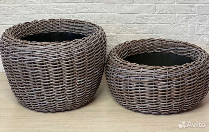 Корзина плетенная из ротанга