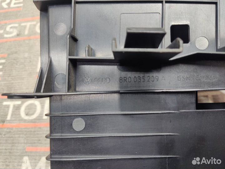 Кронштейн блока управления магнитолой Audi Q5 8R