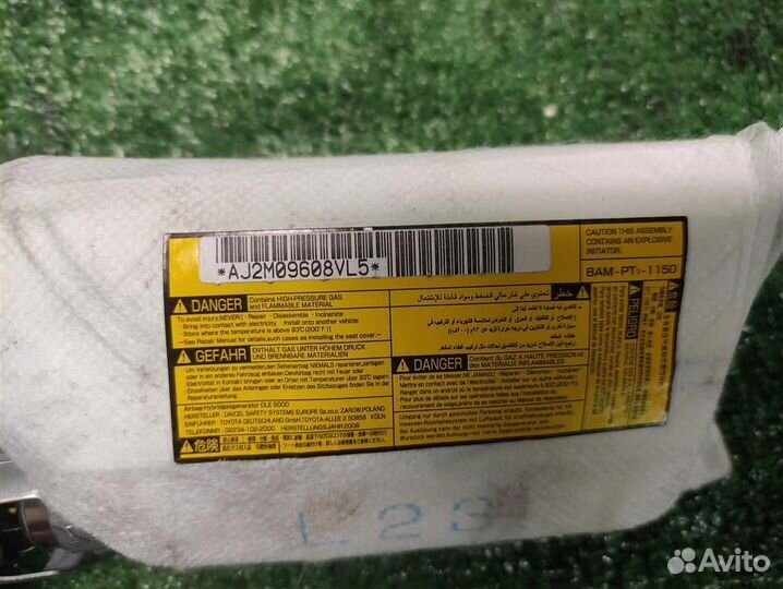 Подушка безопасности в сиденье левая Toyota Auris