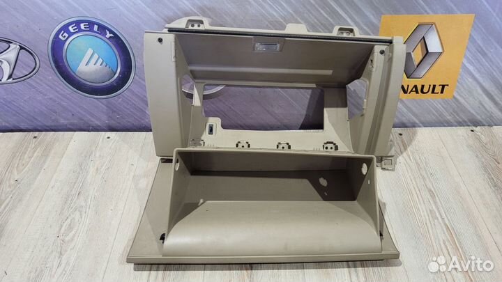 Крышка бардачка Бардачок Kia sorento XM