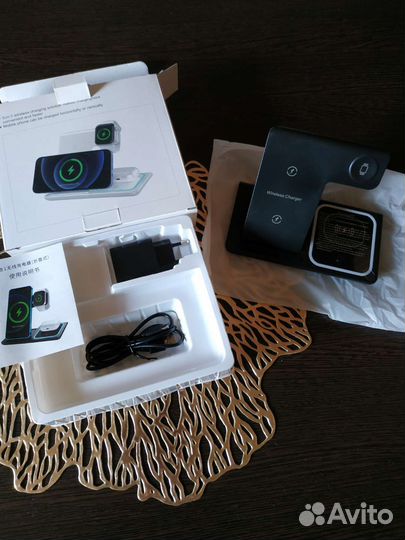 Беспроводная зарядка для iPhone 3 в 1