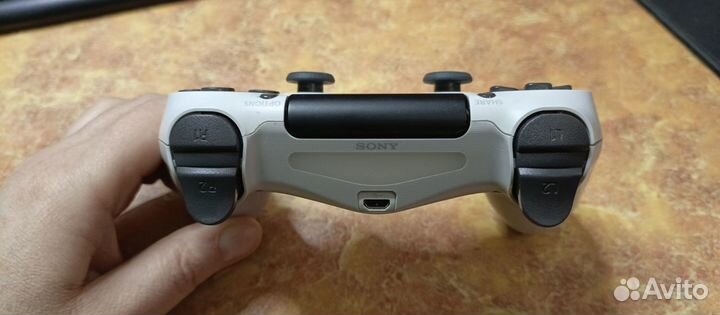 Геймпады Sony DualShock 4