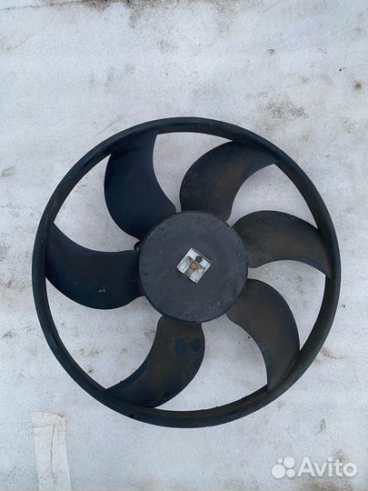 Вентилятор охлаждения Renault Duster 2.0 F4RB403
