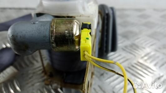 Ремень безопасности с пиропатроном сиденья передне